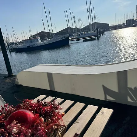 Tinyfloat Semesterbostad