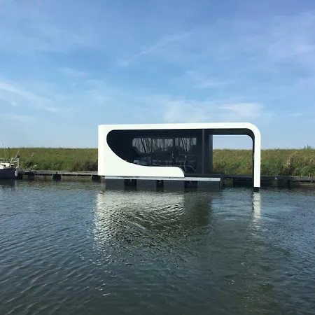 Tinyfloat Ferienhaus *